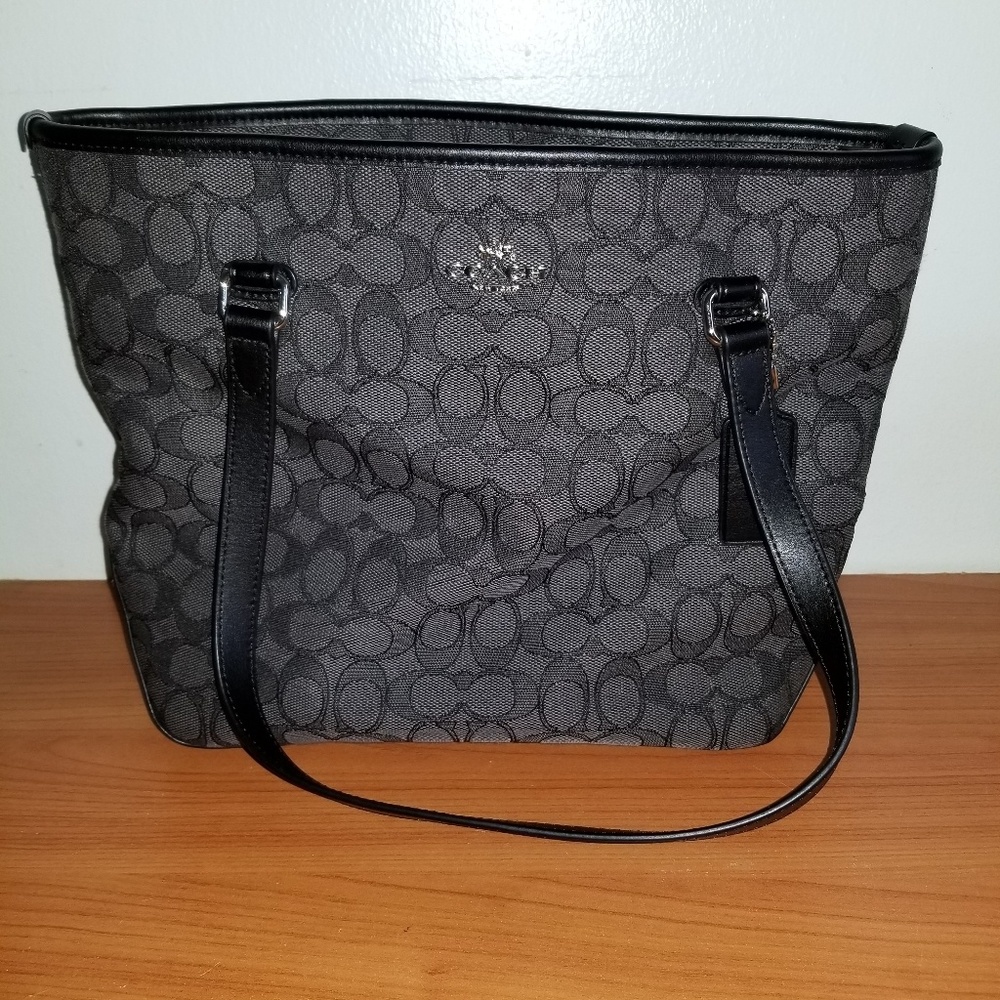 Classic Coach tote